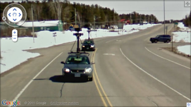 Street View-Fahrzeuge im Konvoi